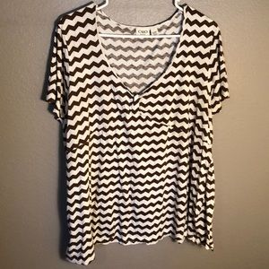 Brown and white cute top!